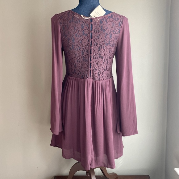 NWT ANDTHEWHY Los Angeles Dress - Picture 2 of 7